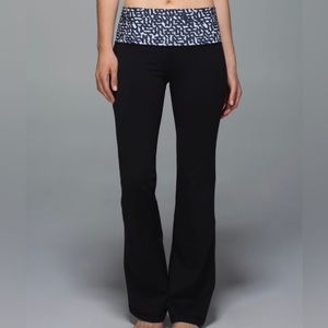 Lululemon Groove Pant II Black / Net Pop White Black